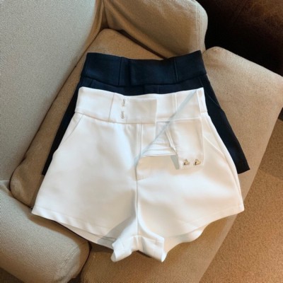 White high-waisted A-line short pant