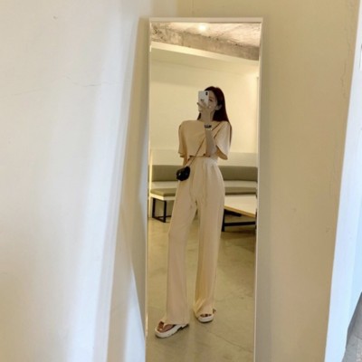 Simple round neck crop top + high waist trousers suit