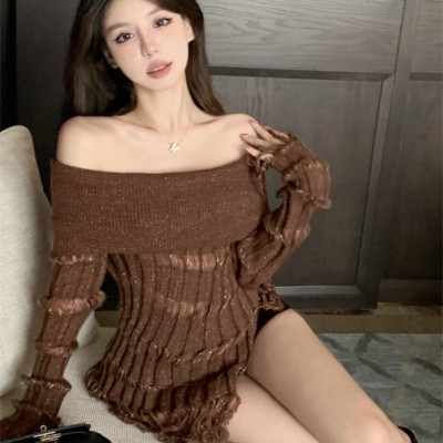 Off-shoulder knitted long top