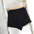 High waist slim fit hip-covering shorts