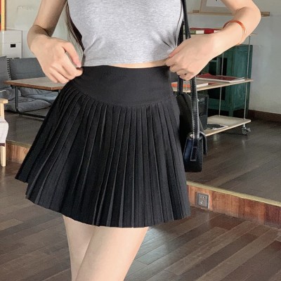Black high waist pleated skirt