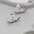 Pearl arc earrings