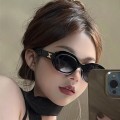 Trendy cat-eye shape sunglasses