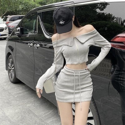 Sporty style off-shoulder crop top + high waist skirt set