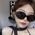 Trendy cat-eye shape sunglasses