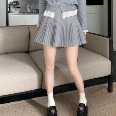 Grey high waist pleated woolen skirt