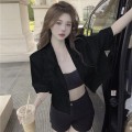 翻领镶钻短版西装外套