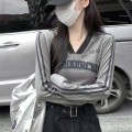 V-neck contrasting letter long-sleeved top