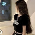 针织刺绣字母短版上衣