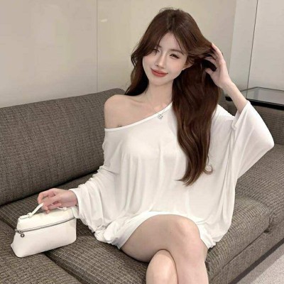 Slant collar bat sleeve loose top