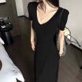 V领收腰鱼尾连衣裙