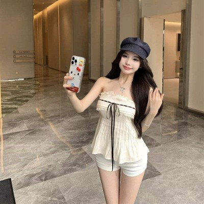 Korean-Style Lace Bandeau Top