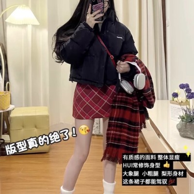 毛呢格子A字半身裙