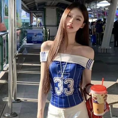 一字肩撞色数字上衣