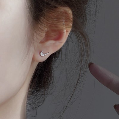 Nike勾勾炫酷耳环