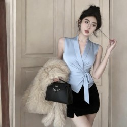 缎面绑带V领收腰衬衫