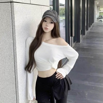 简约扭结短版长袖上衣