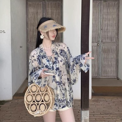 荷叶边碎花宽松衬衫