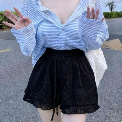 荷叶边镂空阔腿短裤