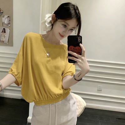 柠檬黄色宽松上衣