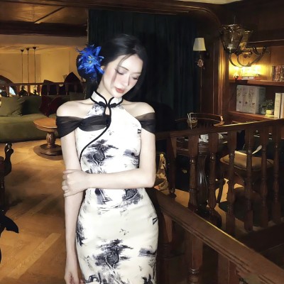 Off-shoulder printed cheongsam