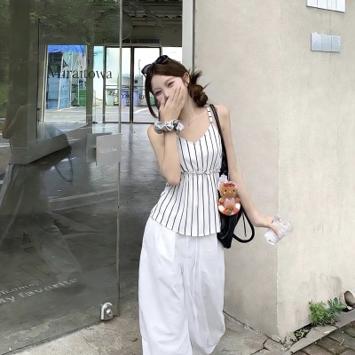 条纹吊带雪纺上衣