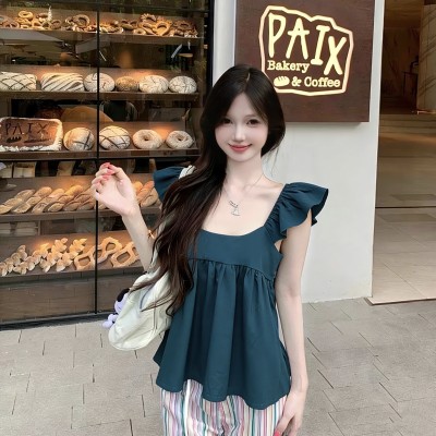 藏青色荷叶边上衣