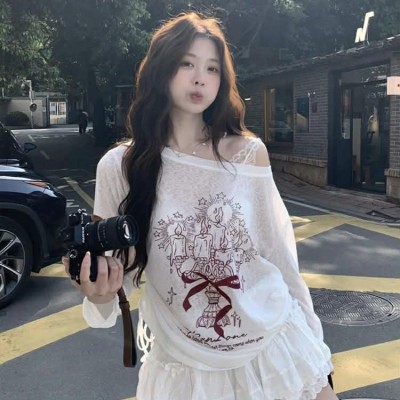 露肩印图宽松薄款上衣