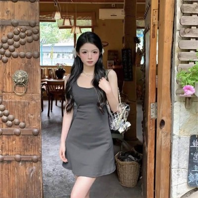 韩版简约收腰连身裙