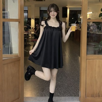 黑色立体花宽松连身裙