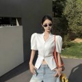 V-neck puff sleeve waist-baring shirt