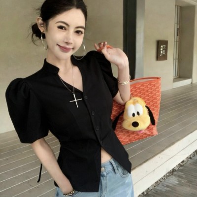 气质V领泡泡袖露腰衬衫