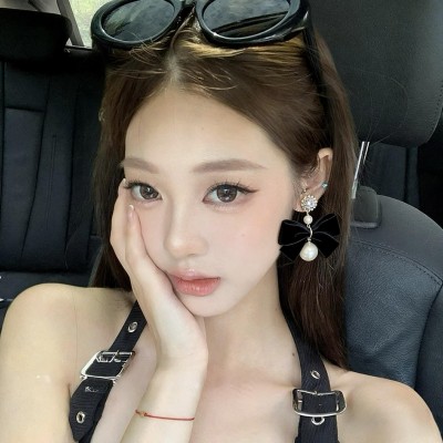 蝴蝶结珍珠耳环