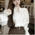 法式木耳边花领衬衫