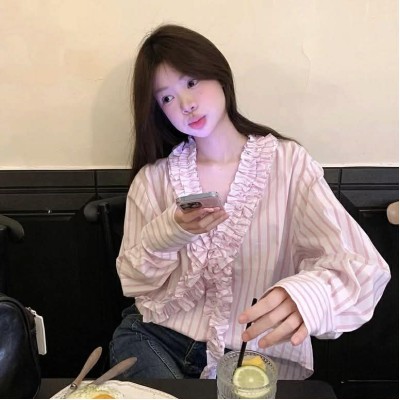 粉条纹木耳边衬衫