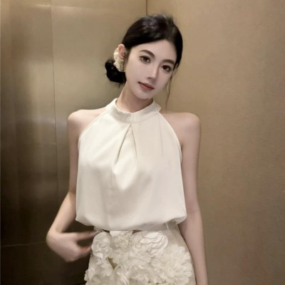 缎面挂脖无袖上衣