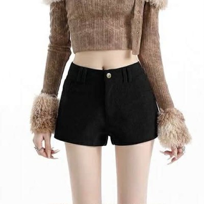 黑色薄款灯芯绒低腰短裤