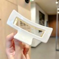 极简方形奶白鲨鱼夹
