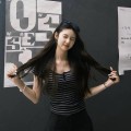 黑条纹修身短袖上衣