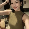 半高领针织无袖上衣