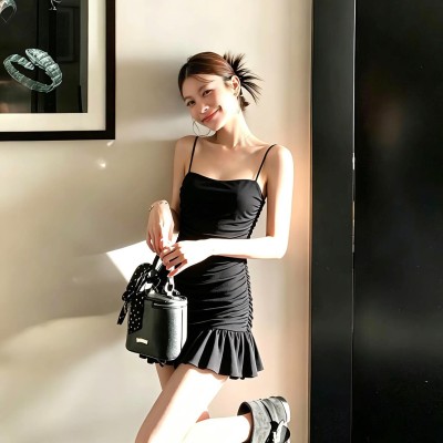 褶皱吊带鱼尾连身裙