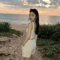 方领露背短版背心