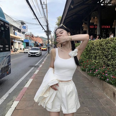 方领露背短版背心