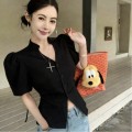 V-neck puff sleeve waist-baring shirt