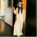 慵懒奶茶杏上衣+松紧半身长裙套装
