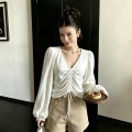 深V抽绳欲纯小白衫