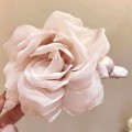 仙气流光网纱玫瑰花朵鲨鱼夹