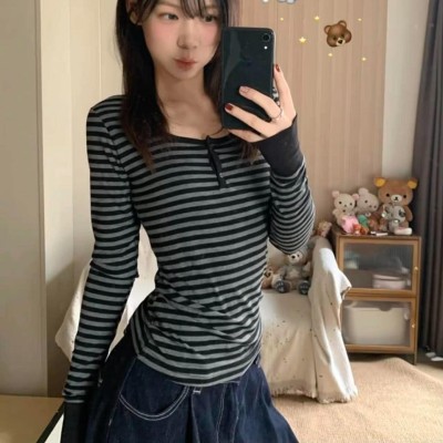 复古条纹修身长袖上衣