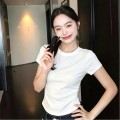 纯色圆领短款上衣