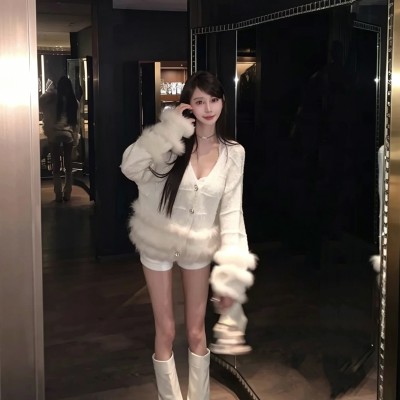 仿狐狸毛拼接针织开衫